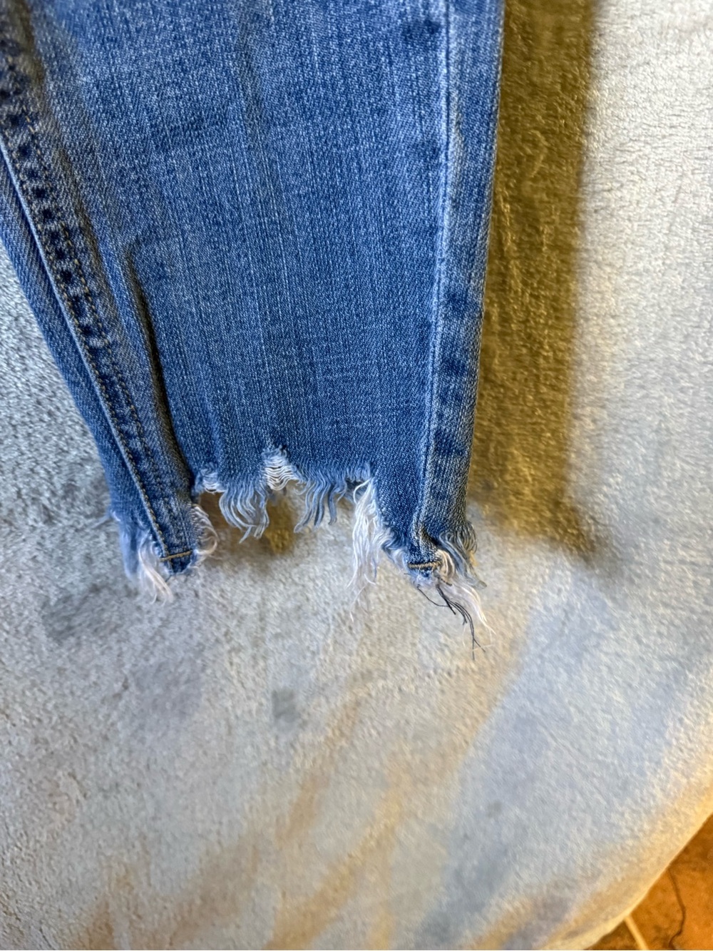 Cropped Distressed Ankle Jeans in Medium Blue - Picture 5 of 6